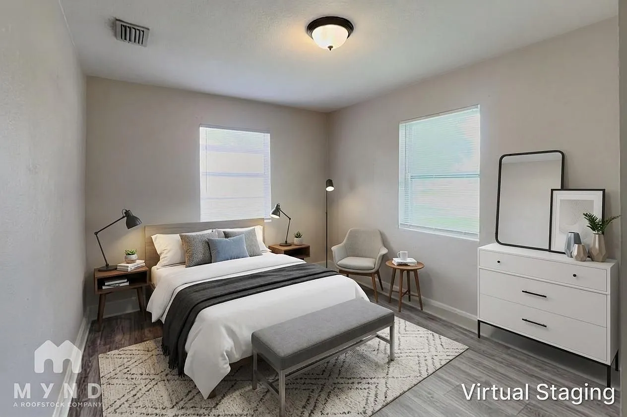 3 bed, 1.0 bath, 1230 sqft, $1,820 — Photo 3