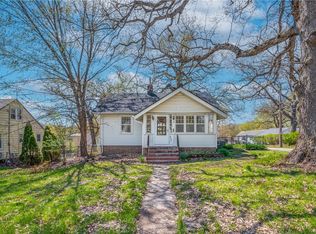 2626 Prospect Rd, Des Moines, IA 50310