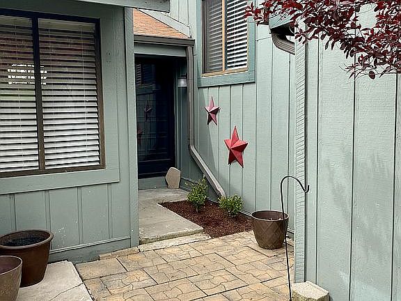2nd image of 5105 Fairway Dr