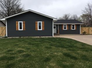 805 W 11th St, Ottawa, KS 66067
