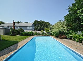 54 Newfoundland Ave, Huntington, NY 11743