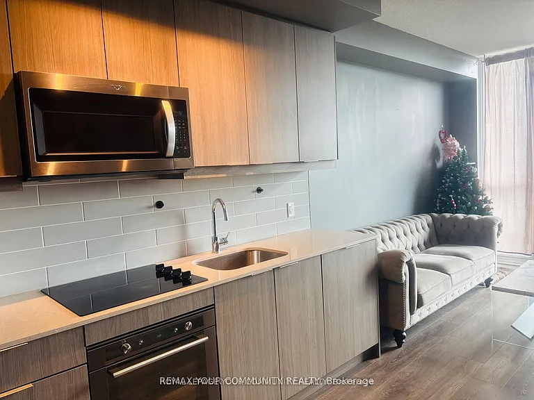 36 Manor Rd E #1302 — Photo 13
