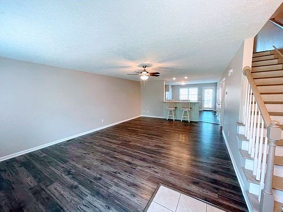 3rd image of 227 Margate Dr