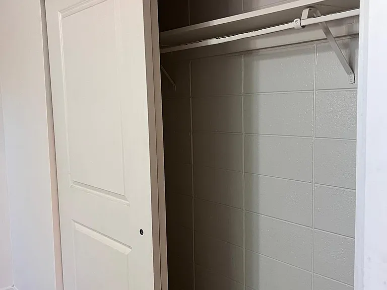 Harrison Pointe Apartments — Photo 10