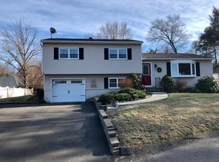 112 Thistle Ln, Southington, CT 06489