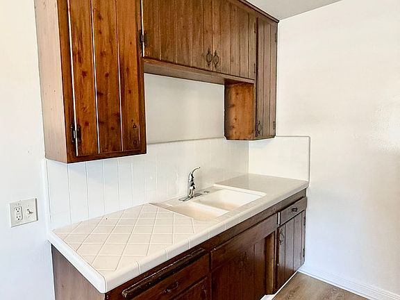 4th image of 4822-4826 Cypress St #4826C