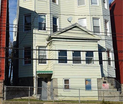 2nd image of 359 Walnut St