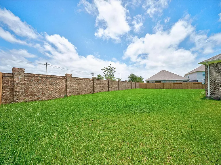 2600 Golden Palms Ln — Photo 37