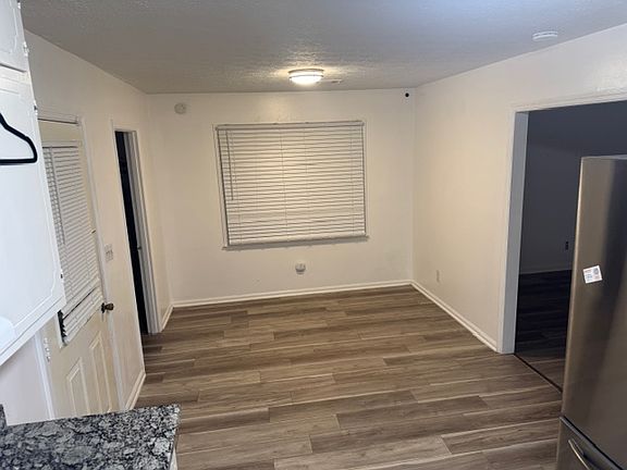 3rd image of 3405 Creekwood Dr SE