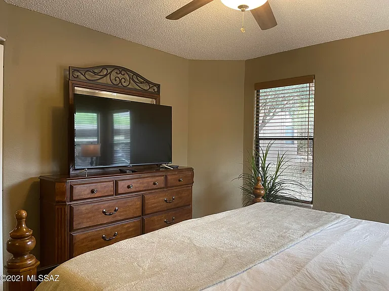 6655 N Canyon Crest Dr #1107 — Photo 21