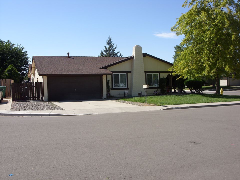 1st image of 935 Madrone Cir