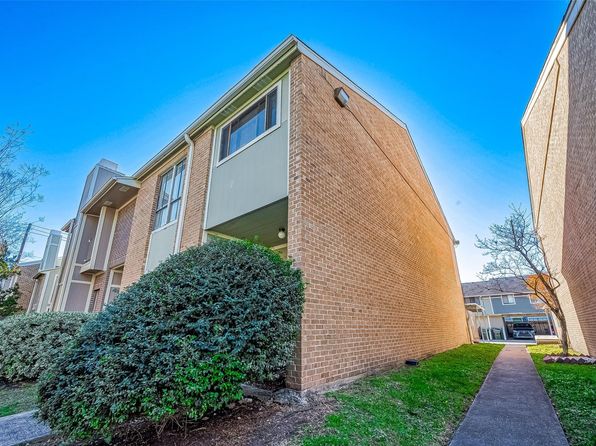 8267 Wednesbury Ln, Houston, TX 77074