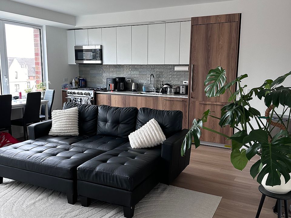 1st image of 2001 3rd Ave #9