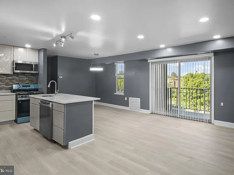 2 Mountbatten Ct — Photo 3