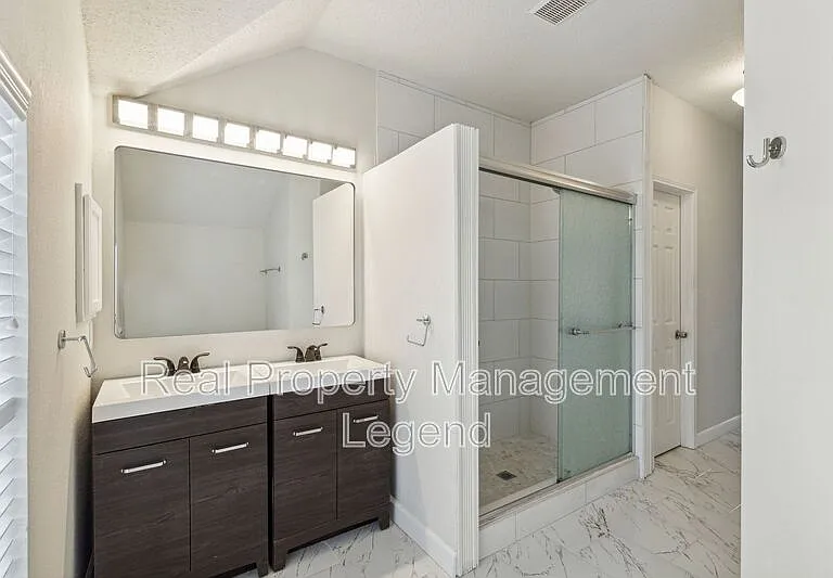 5012 Boxwood Ln — Photo 18