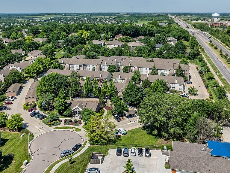 Prairie Commons - 55+ Senior Apartments — Photo 7