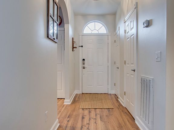 5th image of 106 Riverstone Dr