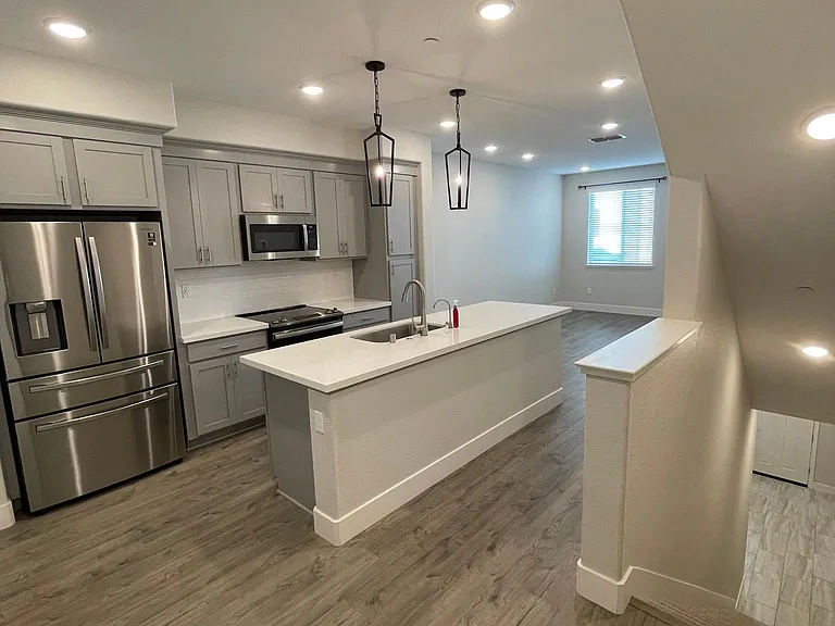 363 Pear Tree Ter #E — Photo 3