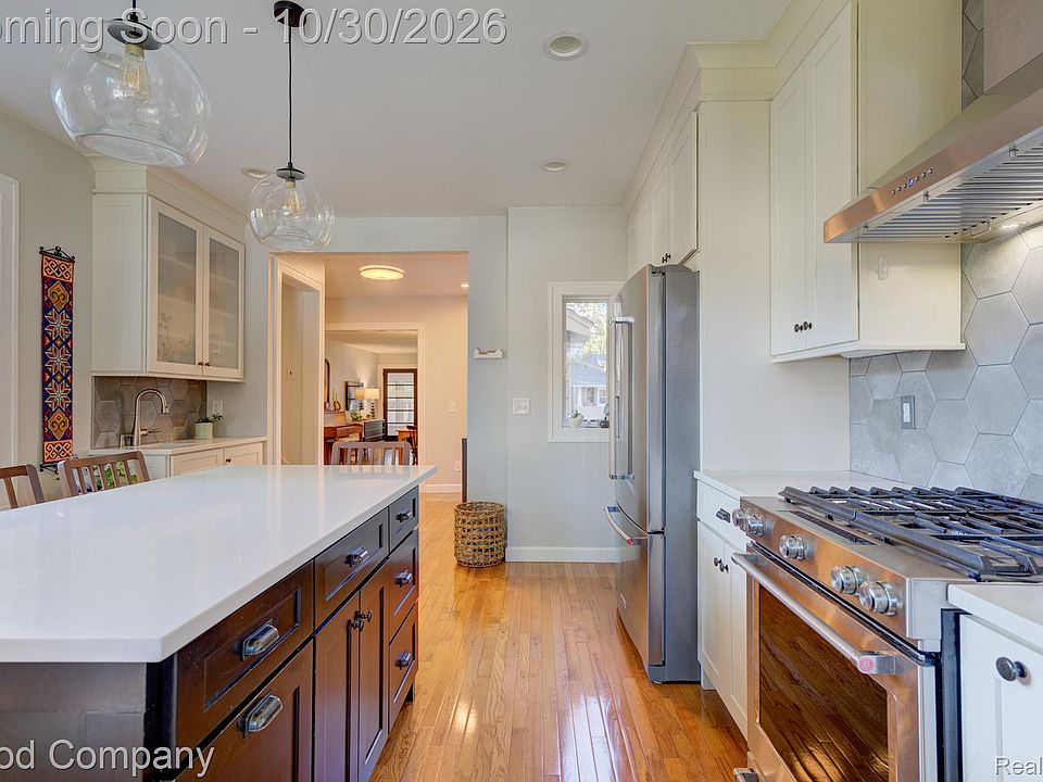 300 Leroy St, photo 27
