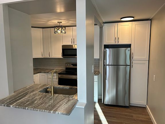2nd image of 2406 Jefferson Ave Floor 1