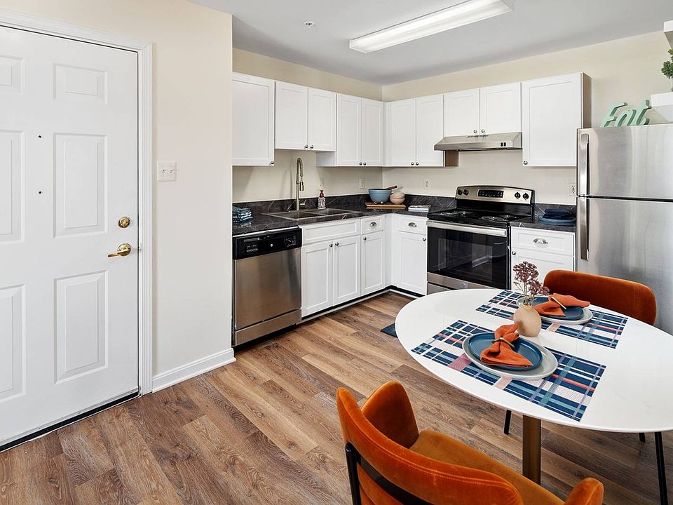 Manchester Lakes Apartment Homes 7131 Silver Lake Blvd Alexandria VA Zillow