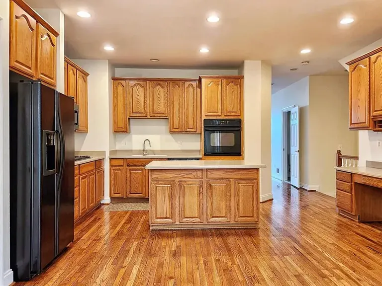 6939 Stanwick Sq — Photo 8