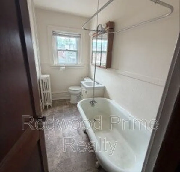 117-119 S Lloyd St #3 — Photo 3