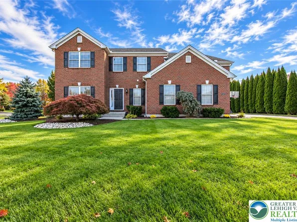 1263 Crofton Dr, Bethlehem, PA 18017