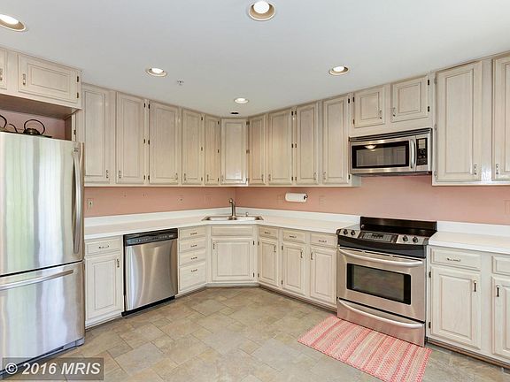 5th image of 15816 Glacier Ct