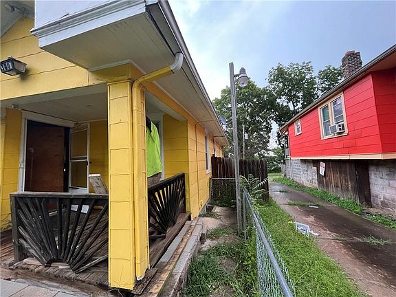 4th image of 3807 Mersington Ave