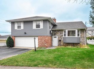 3 Fairview Ave, Port Washington, NY 11050
