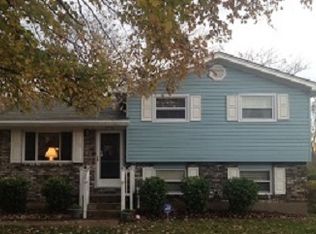 4906 Woodsend Rd, Louisville, KY 40229