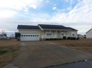 305 Scranton Ct, Richlands, NC 28574