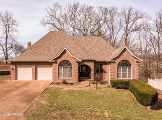 5010 Sharon Dr, Jefferson City, MO 65109