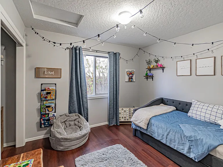 3005 Village Green St — Photo 19