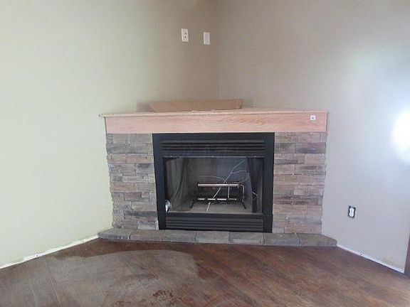 5th image of 580 Eric Dr