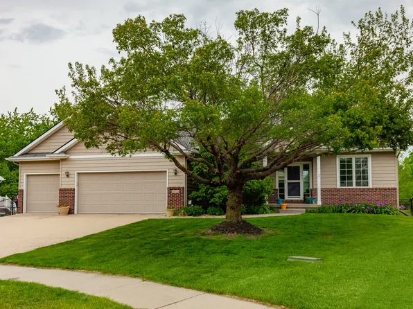 4209 127th Cir, Urbandale, IA 50323