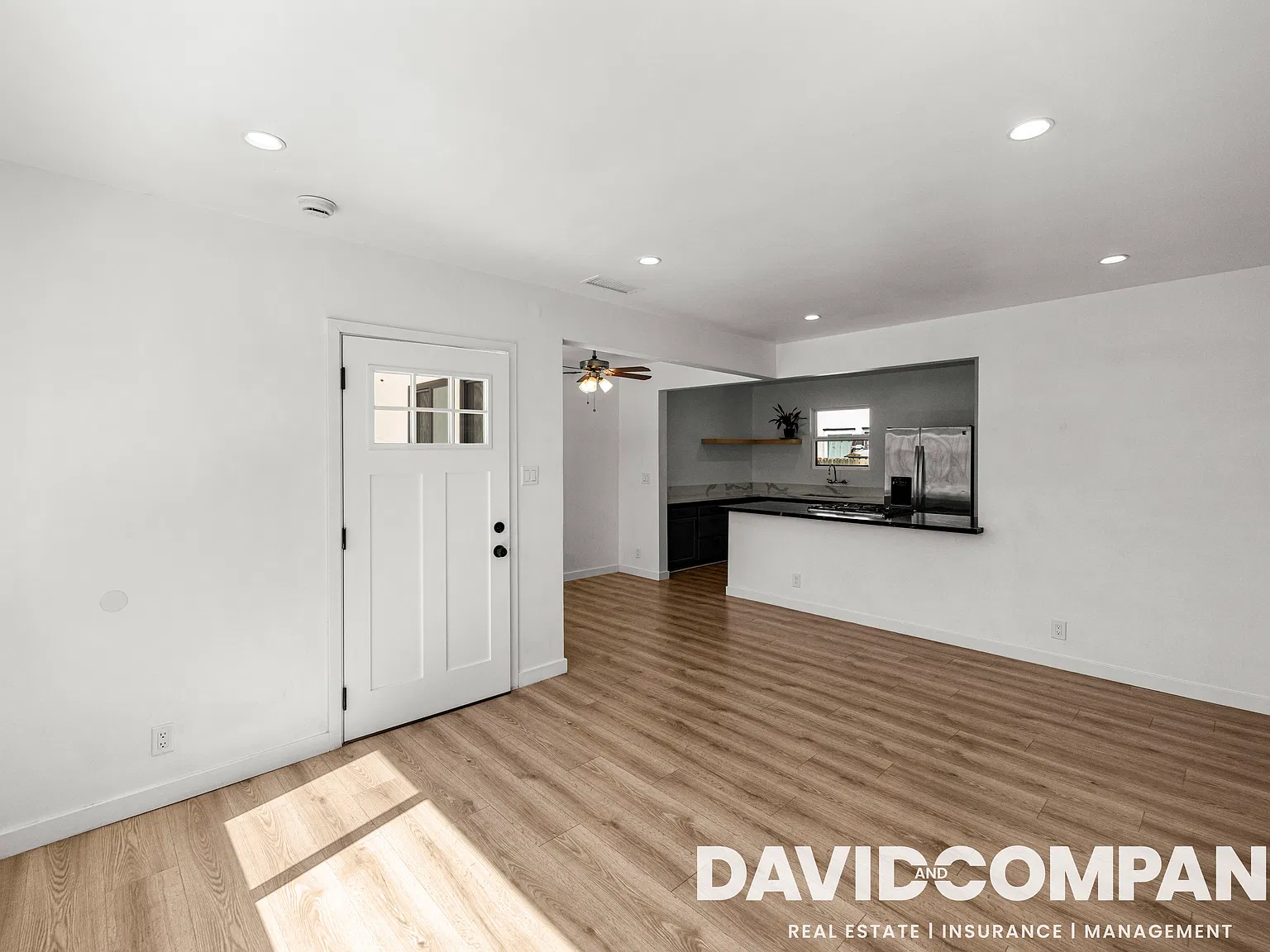 7514 Woodley Avenue - 1 — Photo 2