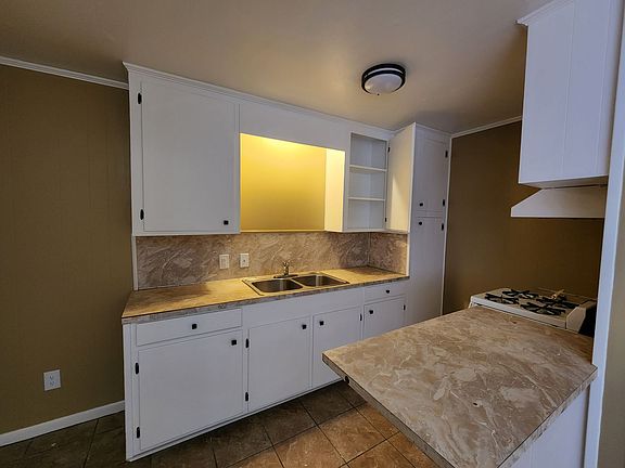 4th image of 900 Hackberry St #912-B