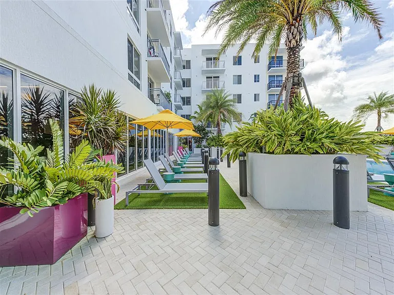 Altis Little Havana Apartments — Photo 24