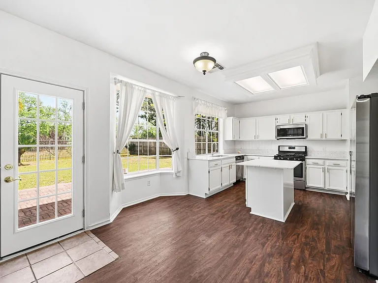 4323 Ringrose Dr — Photo 15