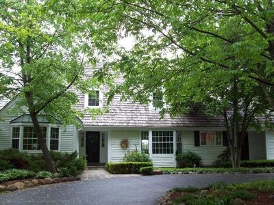 3030 W Donges Bay Rd, Mequon, WI, 53092