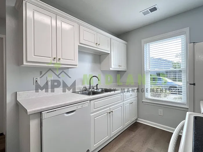 202 Elders Pond Cir — Photo 5