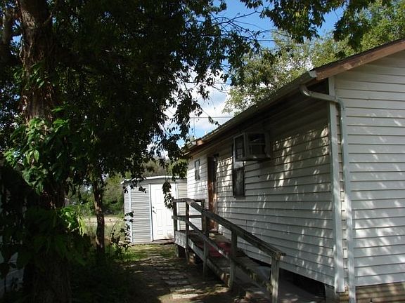 5th image of 921 E Washington Ave