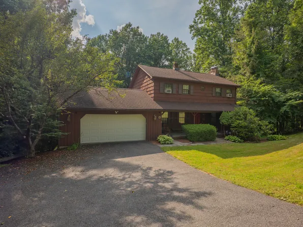 11 Mare Lane, New Milford, CT 06776