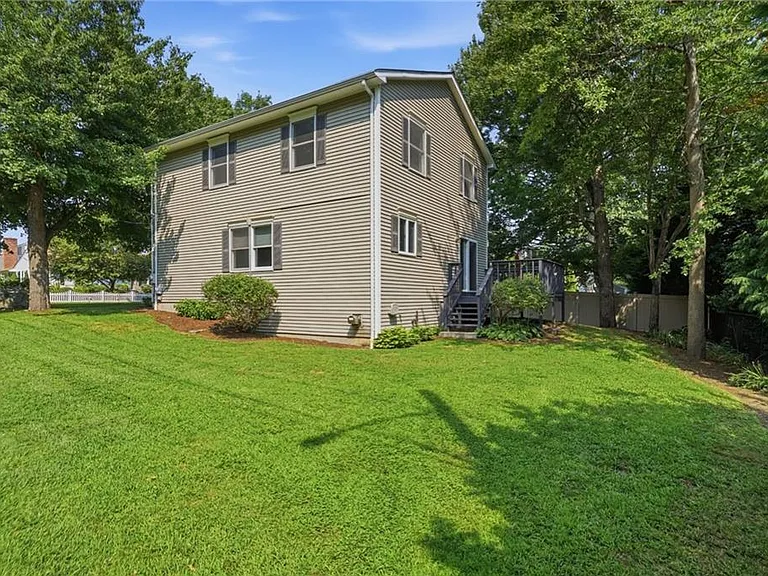 2 Lafayette Dr — Photo 30