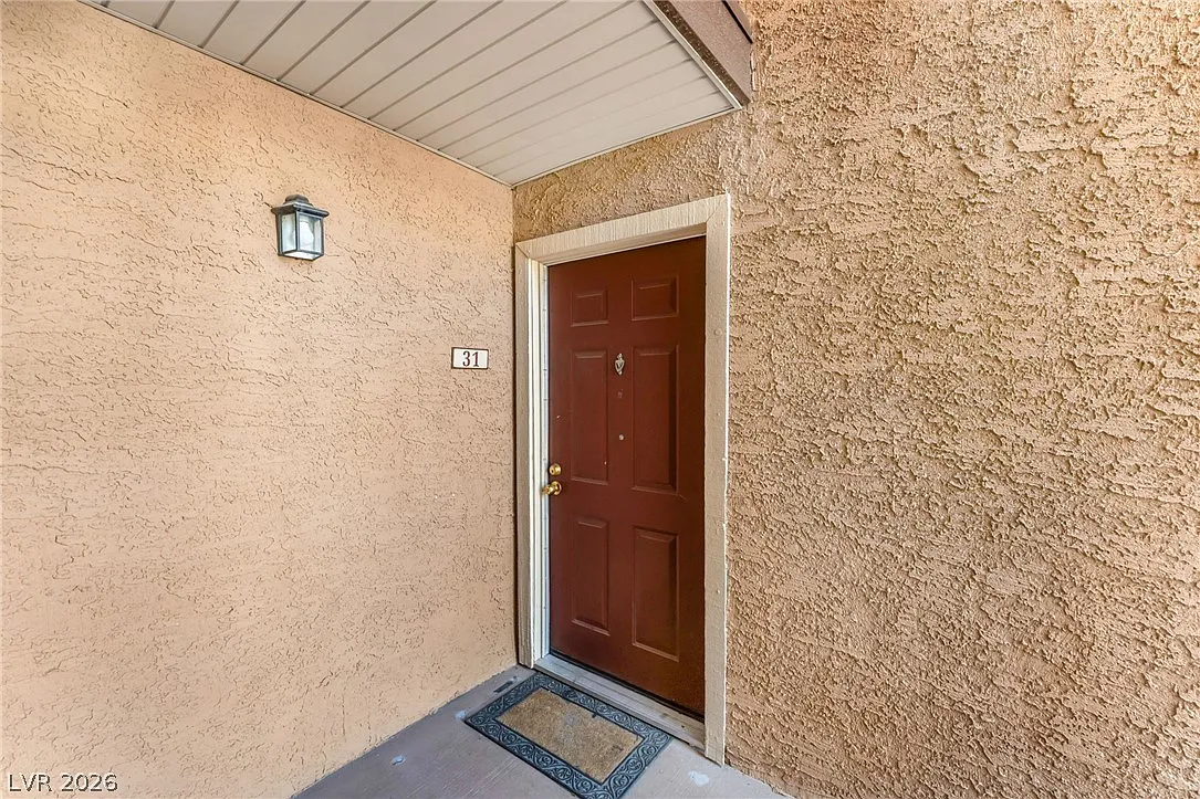 2 bed, 2.0 bath, 978 sqft, $1,300 — Photo 3