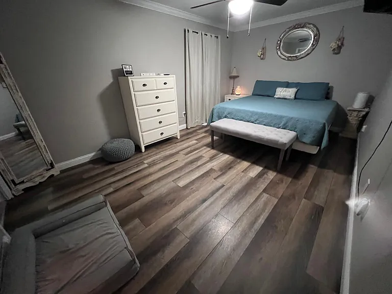233 Walden Ct — Photo 10
