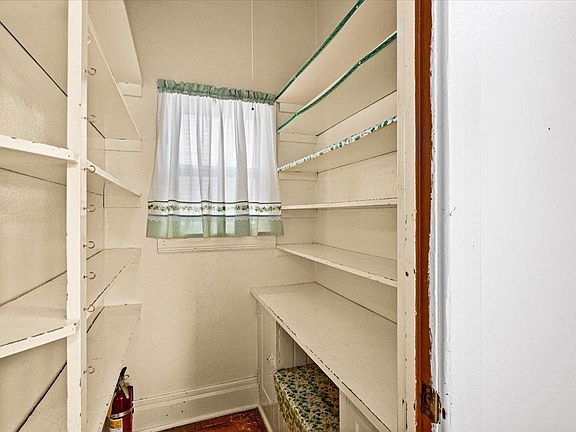 4th image of 2424 W 7th St