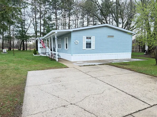 51 Green Valley Rd, Flint, MI 48506